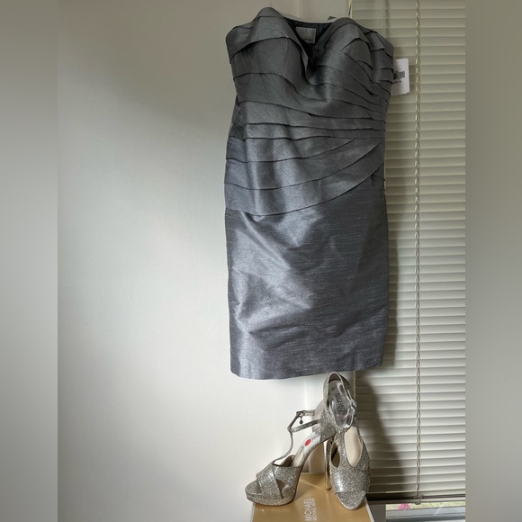 NWT, size 11, Michael Kors Silver Strappy Peep Toe Heels, Available - Picture 16 of 16